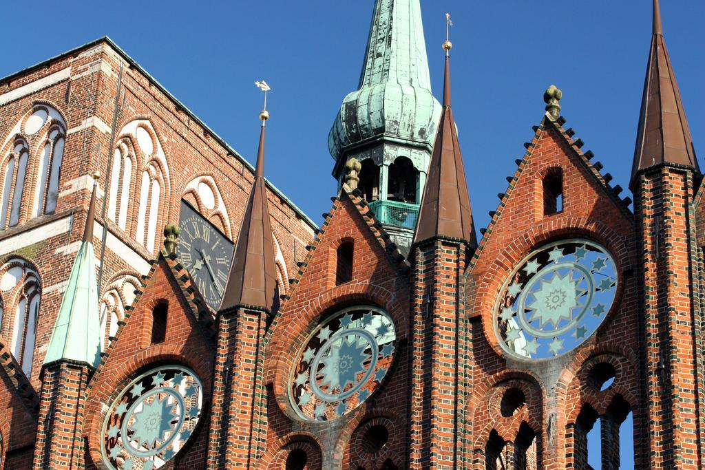 Pension Altstadt Moench In Top Lage Preis Inclusive 5 Prozent Bettensteuer Und Fruehstueck Stralsund Eksteriør bilde